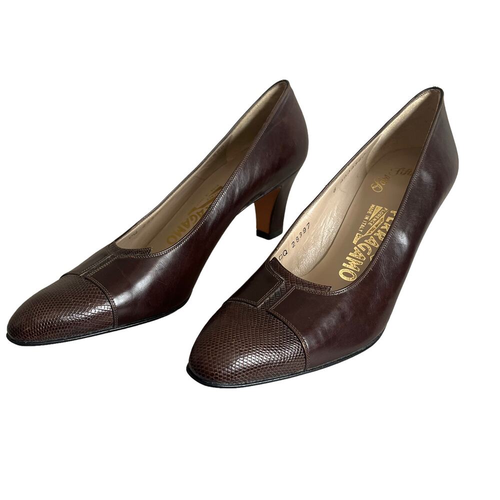 Salvatore Ferragamo Brown Leather Classic Heels Pumps EUC 8 AAAA Extra Narrow